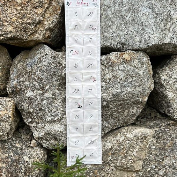 Adventkalender Weihnachtsfarben personalisiert